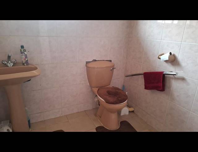 4 BEDROOM HOUSE FOR SALE IN CROFTDENE